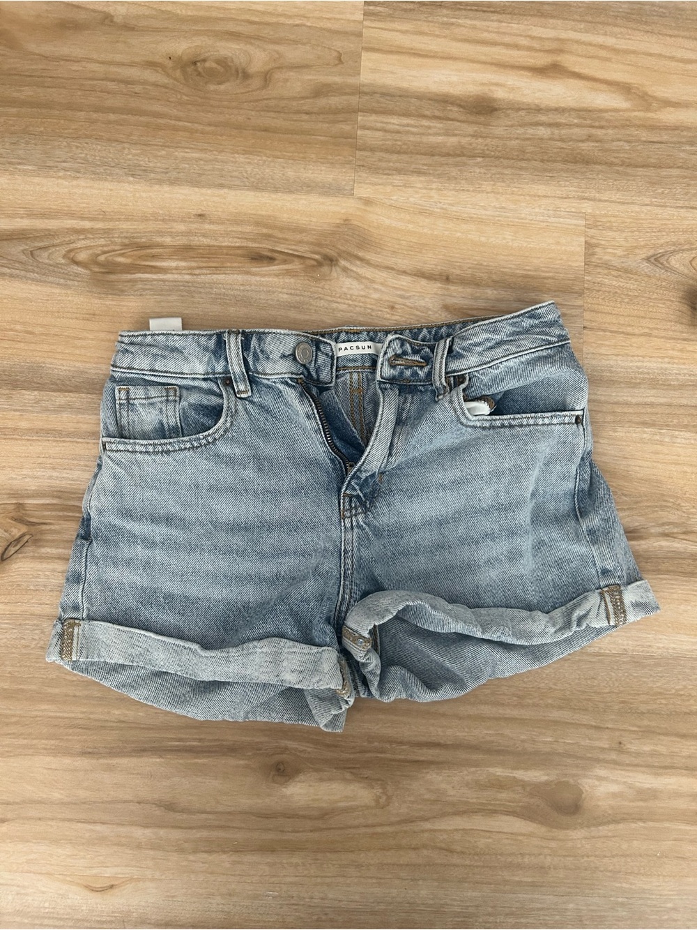 PacSun mid waist Women's Light Wash mom Jean shorts